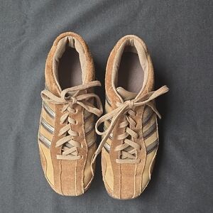 Skechers Women's Tan and Brown Flats